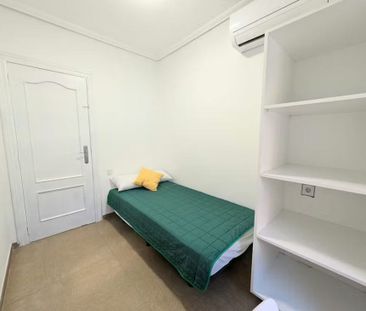 Carrer de Joaquín Costa, Burjassot, Valencian Community 46100 - Photo 6