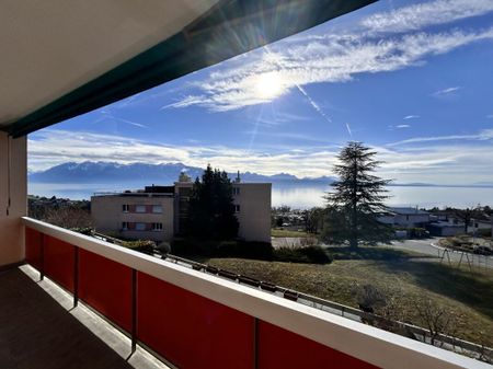 Beautiful 2.5 room apartment completely renovated with beautiful open space, lake and mountains! - Photo 4