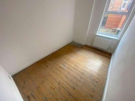 2 bedroom ground floor flat to rent - Photo 5
