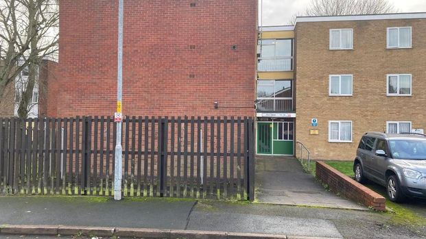 2 bedroom flat to rent - Photo 1