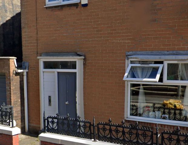 Leopold Road Room 3 - Photo 1