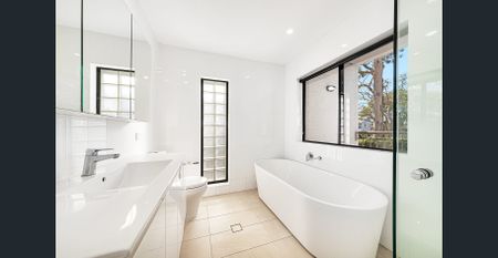 North-Facing, Impeccably Renovated Duplex Positioned 300m to Lane Cove Village - Photo 4
