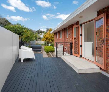 Perfect for the whole family - 6 bedroom property! - Photo 2