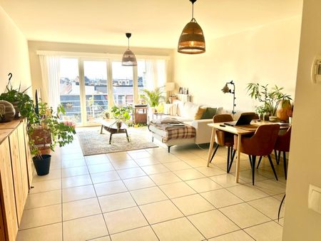 Gelijkvloers appartement met groot terras en 2 slaapkamers - Foto 2