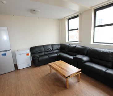 9 bedroom flat to rent - Photo 2