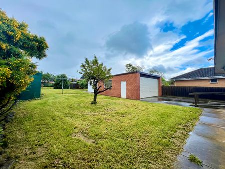 TWO BEDROOM HOUSE WITH LAWN SERVICE INCLUDED - Photo 2