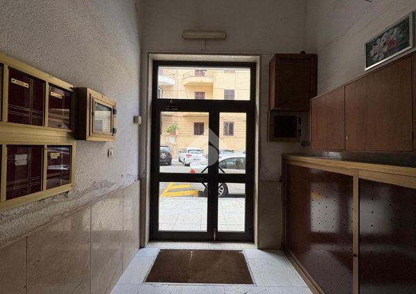 5 locali in affitto