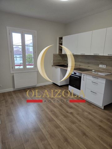 Location Appartement 2 pièces 43m² - Photo 4