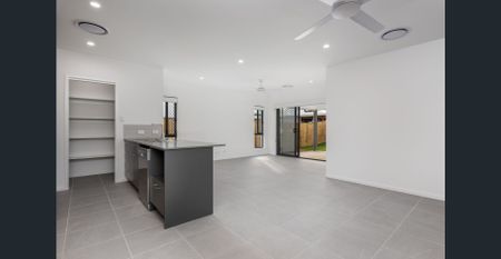 Modern Beauty - 4 Bed + Media + Ducted - Photo 3