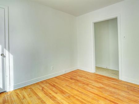 791 8e Avenue - Photo 2