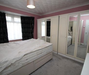 3 bedroom bungalow to rent - Photo 2