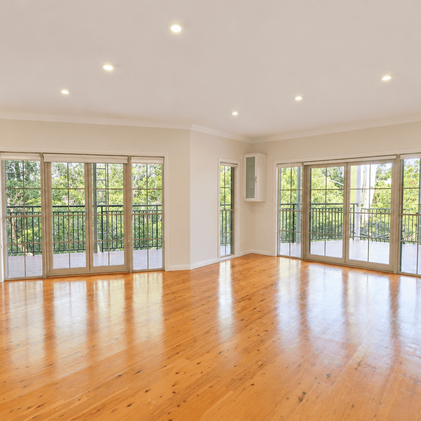 A Spacious Como Haven - Photo 1