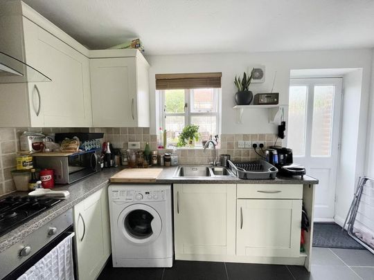 2 bedroom terraced house to rent - Photo 1