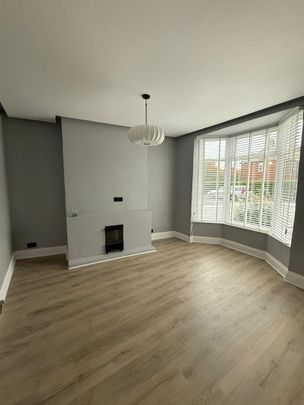 3 bedroom end of terrace house to rent - Photo 1