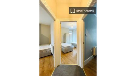 Bed for rent in 2-bedroom apartment in Inchicore, Dublin - Photo 3