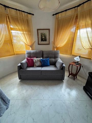 Casa o chalet de alquiler en Carrer Góndola, 9, Les Bassetes - El Marjal - Photo 4