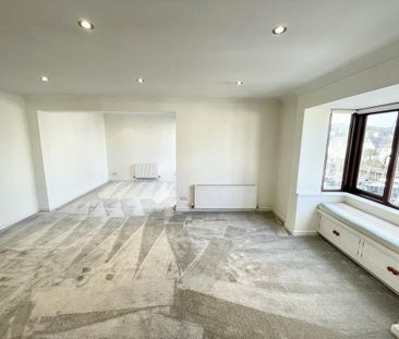 2 bedroom penthouse to rent - Photo 3