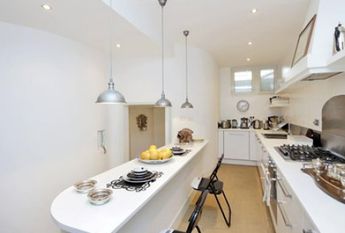 Attic-Spagna: 250mq. Duplex Penthouse located in 15th century Historical Building. Large double living room with fireplace, study, 3 bedrooms, 3 baths, spectauclar entertaining room with 360° views of antique Rome, rooftops and Cupoa’s. Ref #120