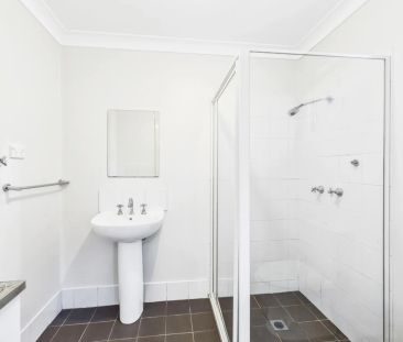 QUALITY LOW MAINTENANCE 2-BEDROOM FLAT! - Photo 4