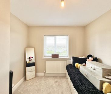 3 bedroom end of terrace house to rent - Photo 5