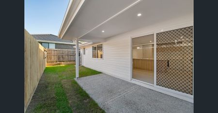 SPACIOUS, STYLISH AND MODERN 3 BEDROOM HOME WITH AIR CON IS CALLING YOUR NAME! - Photo 3