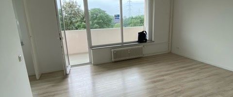 Wohnung mit Weitblick - schöne 2-Zimmerwohnung mit Laminatboden - Photo 1