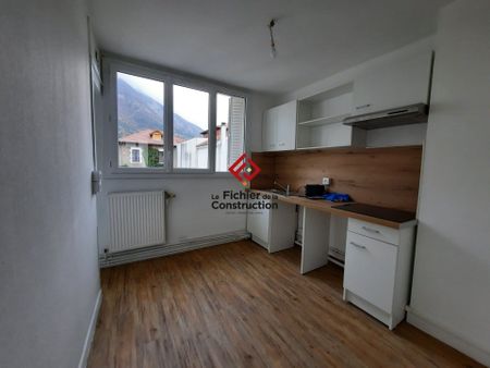 Location Appartement 4 pièces 68m² GRENOBLE 38000 - Photo 2