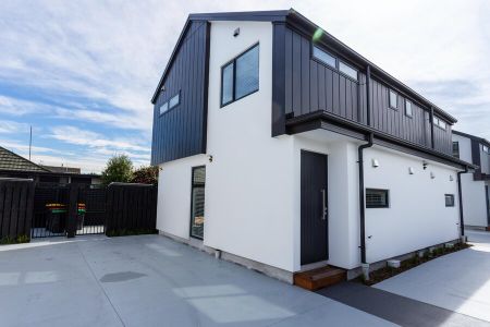 Near New Pet Friendly Townhouse! - Photo 5