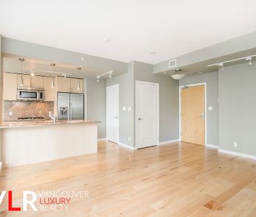 Condo in Downtown Vancouver, BC - Photo 5