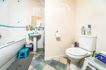 2 bedroom apartment to rent - Photo 4