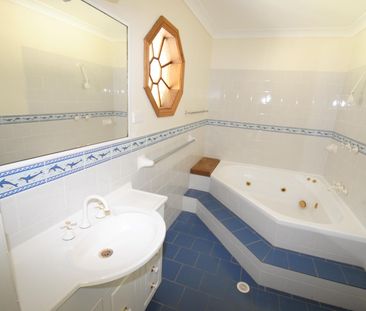 BEAUTIFUL COUNTRY HOME - Photo 5