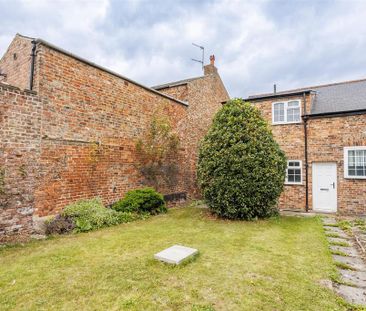 1 bedroom ground floor flat to rent - Photo 4