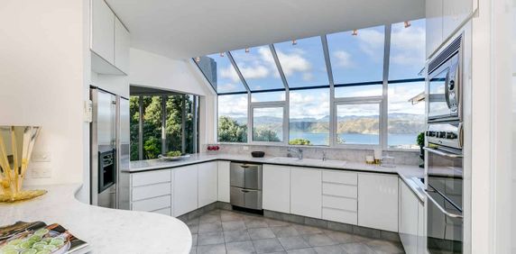 Simply Stunning - Photo 2