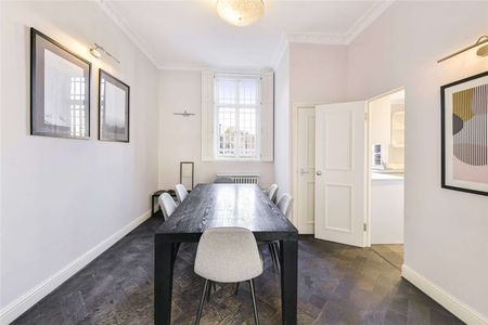 Located on the second floor of this impressive standalone building, this two bedroom apartment offers extremely well proportioned accommodation that flows perfectly. - Photo 3