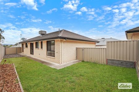 Spacious Townhouse in a Peaceful Cul-de-Sac - Photo 5
