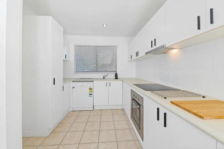 Refurbished Apartment With Ocean View - Photo 5