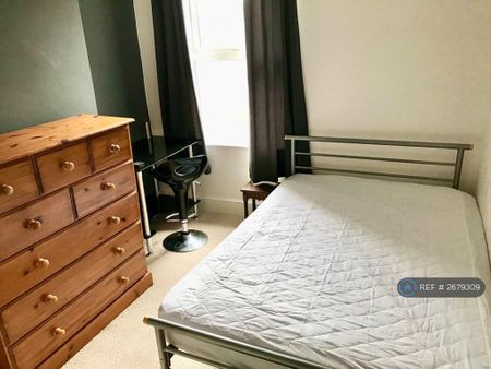 4 bedroom terraced house to rent - Photo 4