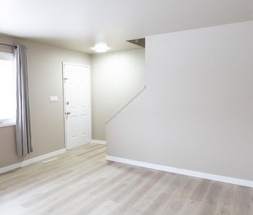 1300 41 Street SE, Calgary - Photo 3