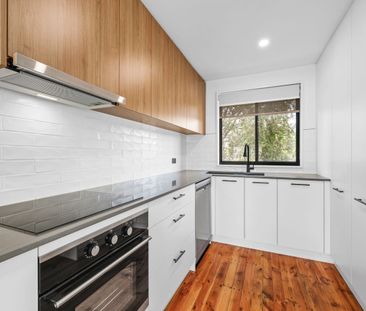 Stylish Interiors with Light-Filled Living Spaces - Photo 5