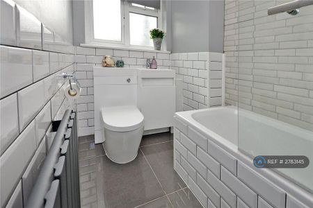 2 bedroom maisonette to rent - Photo 4