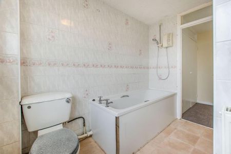 3 bedroom property to rent - Photo 4