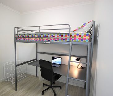 6-bedroom shared house / townhouse, Fifth Street - Photo 3