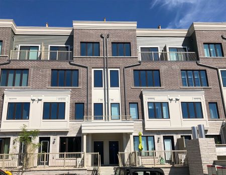 For Lease - 95 EASTWOOD PARK Gardens, Toronto, Ontario - Photo 2