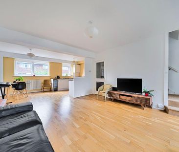 2 bedroom maisonette to rent - Photo 2