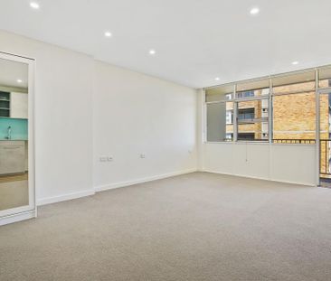 Harbour Bridge Views & Prime North Sydney Lifestyle - Photo 2