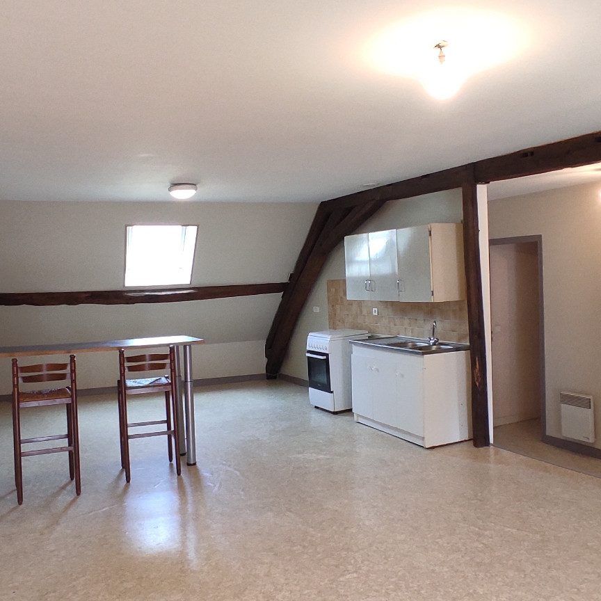 Location Appartement 3 pièces 57m² ARGENTON SUR CREUSE 36200 - Photo 1