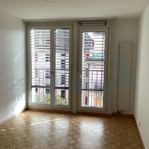 Appartement de 4 pièces au 4ème étage à la Rue du Cercle 10 - Photo 1