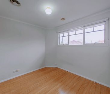 1/32 Dunoon Street, Murrumbeena VIC 3163 - Townhouse For Rent | Domain - Photo 5