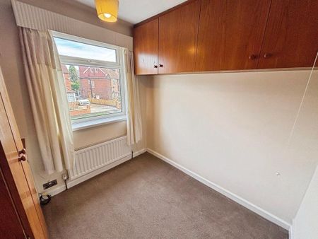 3 bedroom semi-detached house to rent - Photo 4