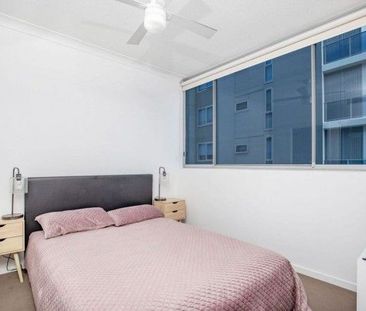 Fully Furnished 2-Bedroom Apartment - Photo 3